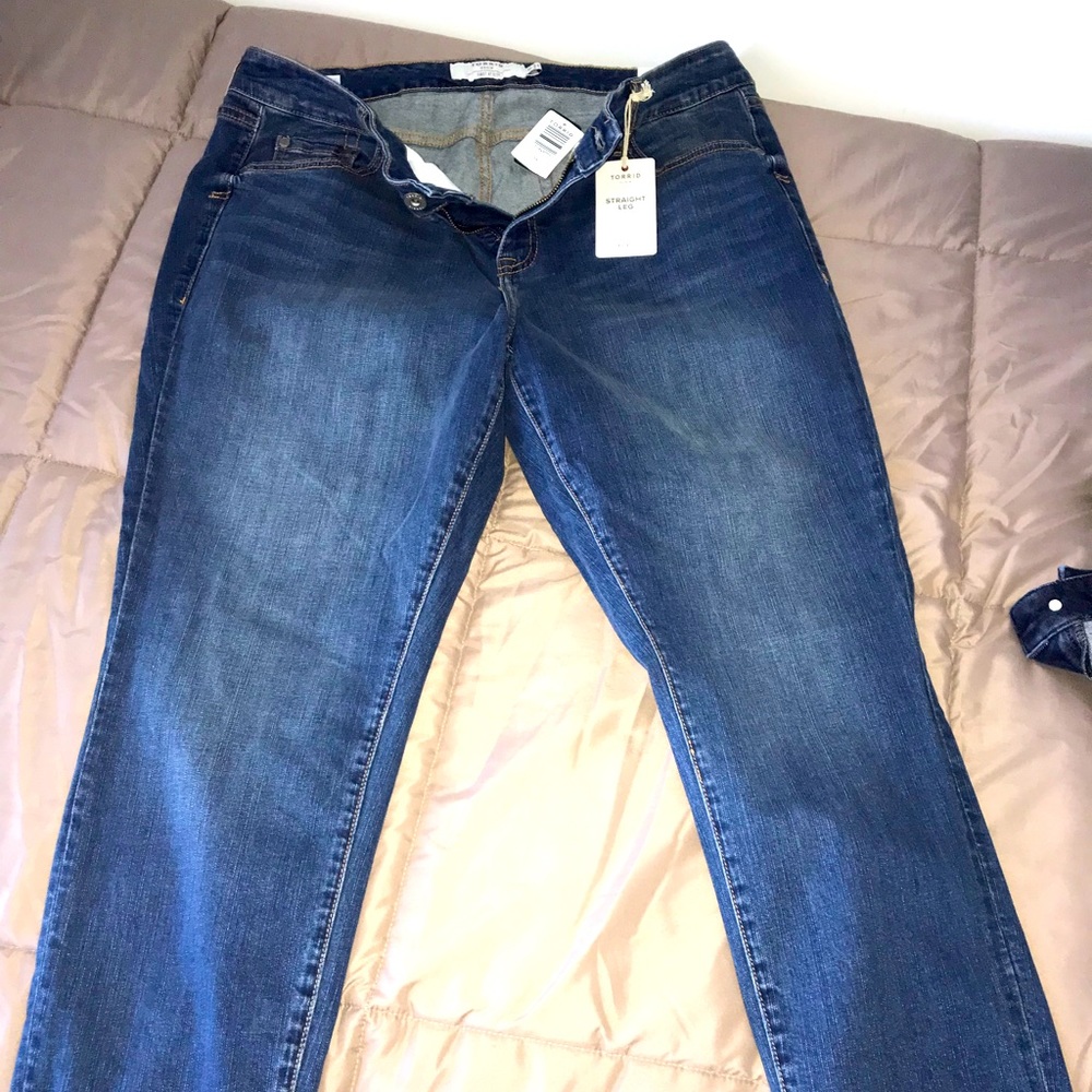 Size 16 torrid bnwt straight jeans!